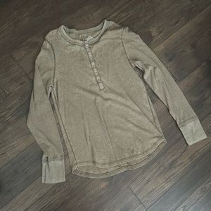 Aerie long sleeve Henley- olive green